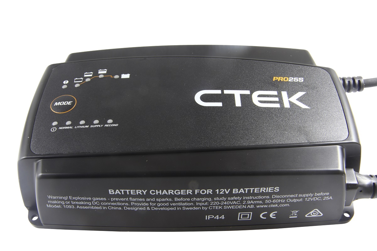 CTEK PRO25S EU lead charger 